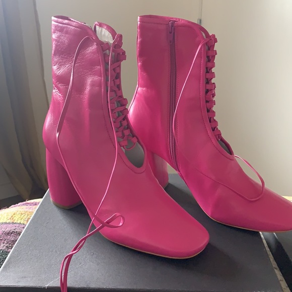 Gorgeous Daniella Shevel BellaDonna boot. - Picture 3 of 4